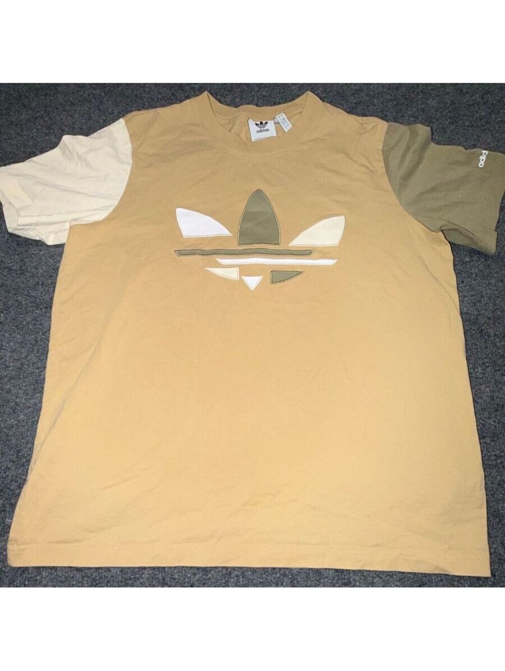 Adidas Originals Men’s Large Trefoil Colorblock T Shirt Tan Olive Cream L